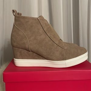 High top fashion sneakers